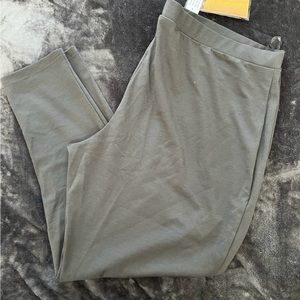 Serena Williams size 3X pants
